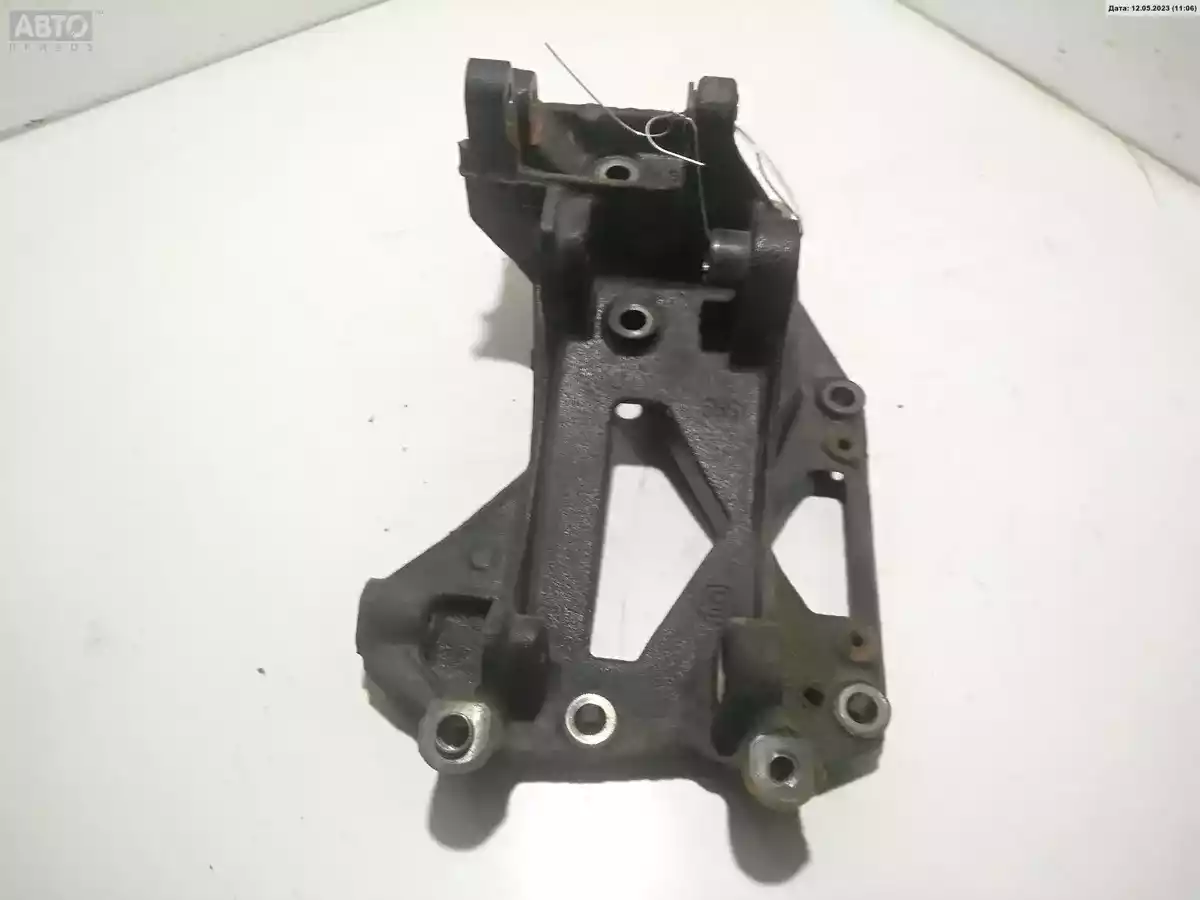 Кронштейн генератора к Peugeot 307 2003