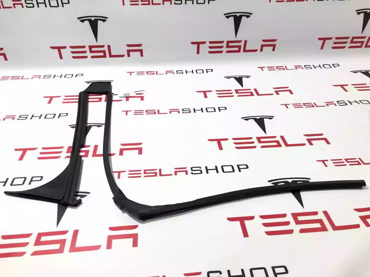Уплотнитель к Tesla Model X 2019