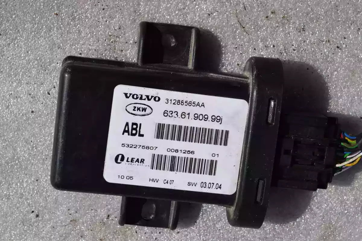 Блок управления светом к Volvo XC70 2010