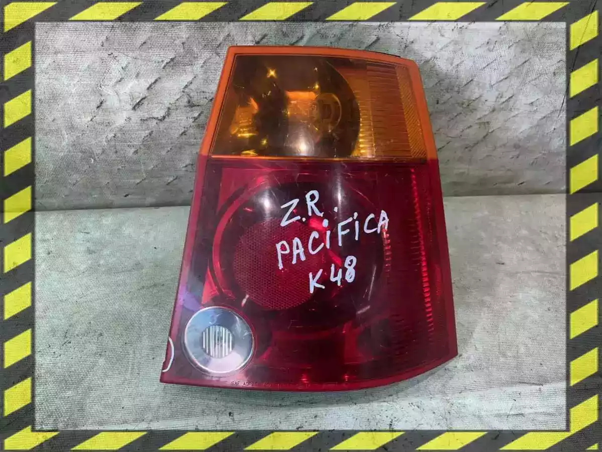 Фонарь задний правый к Chrysler Pacifica 2005