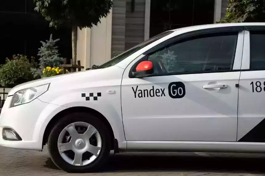 Яндекс Go и Uber повысили тарифы на поездки в Минске