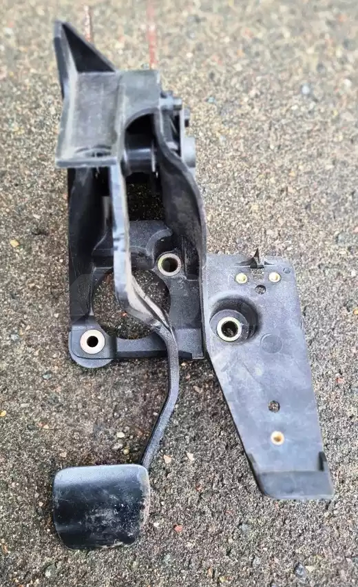Педаль к Renault Laguna 2002