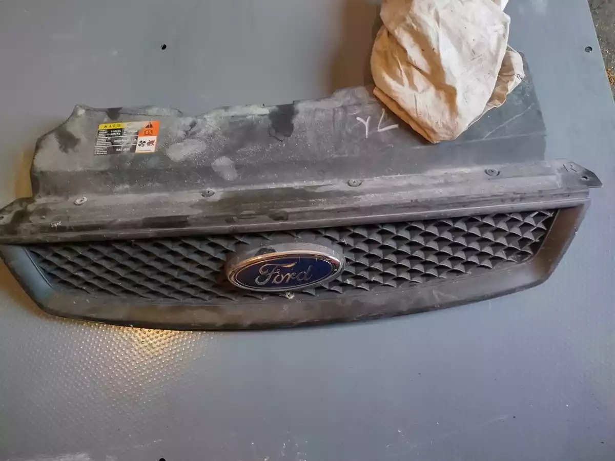 Решетка радиатора к Ford Focus 2007