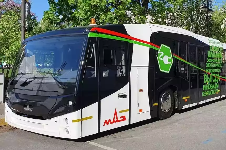 МАЗ представил электробус для аэропортов – его уже ждут в Пулково