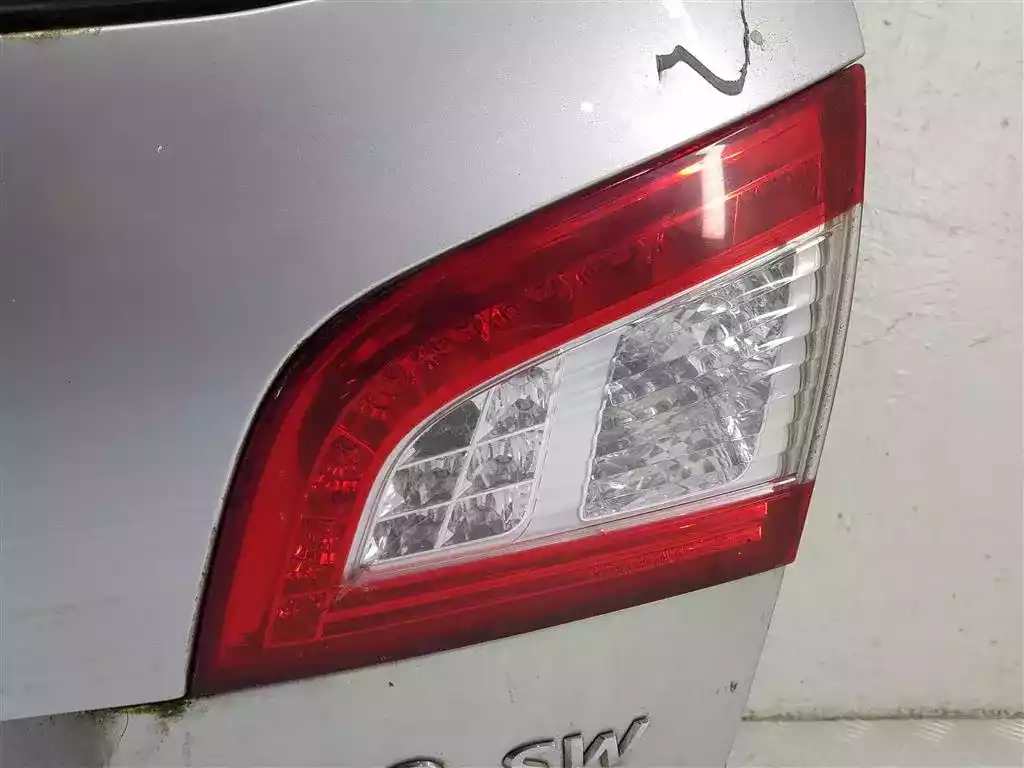 Фонарь крышки багажника правый к Peugeot 508 2011
