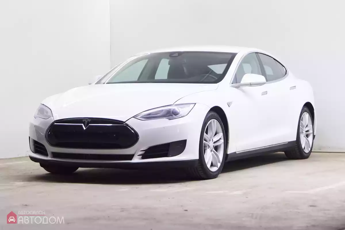 Tesla Model S I, 2015