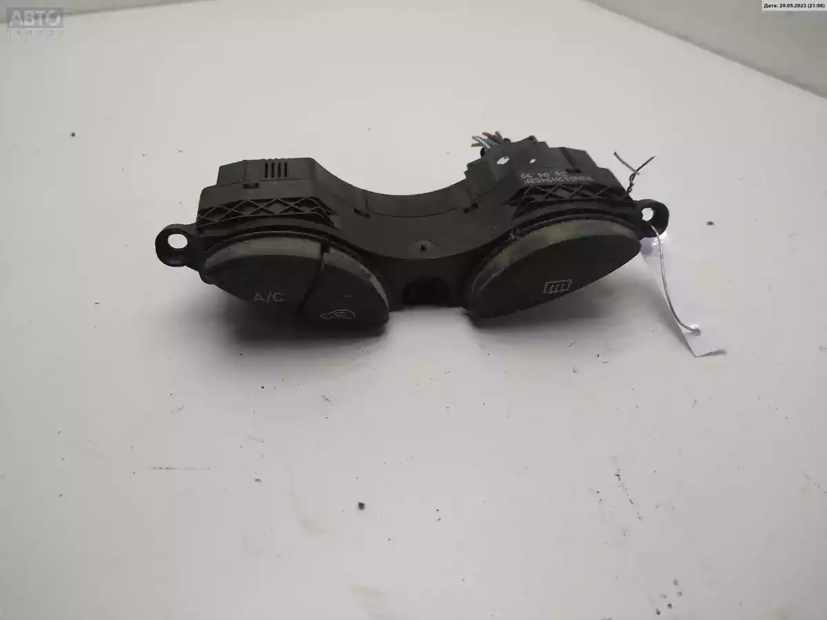 Кнопка  к Ford Focus 1999