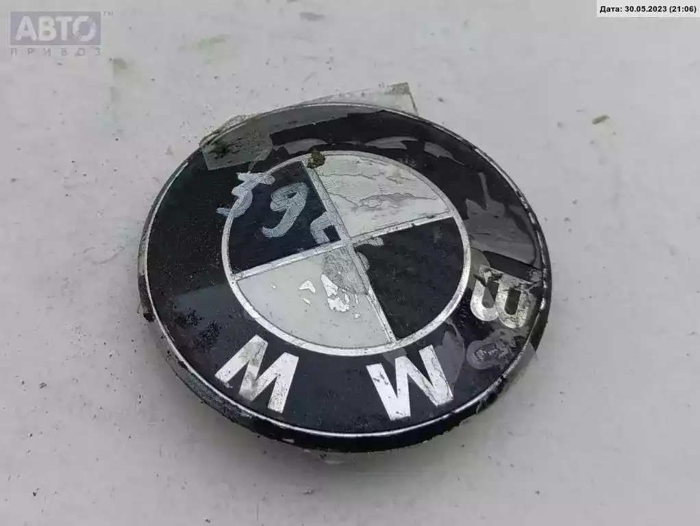 Эмблема к BMW 5 series 1999