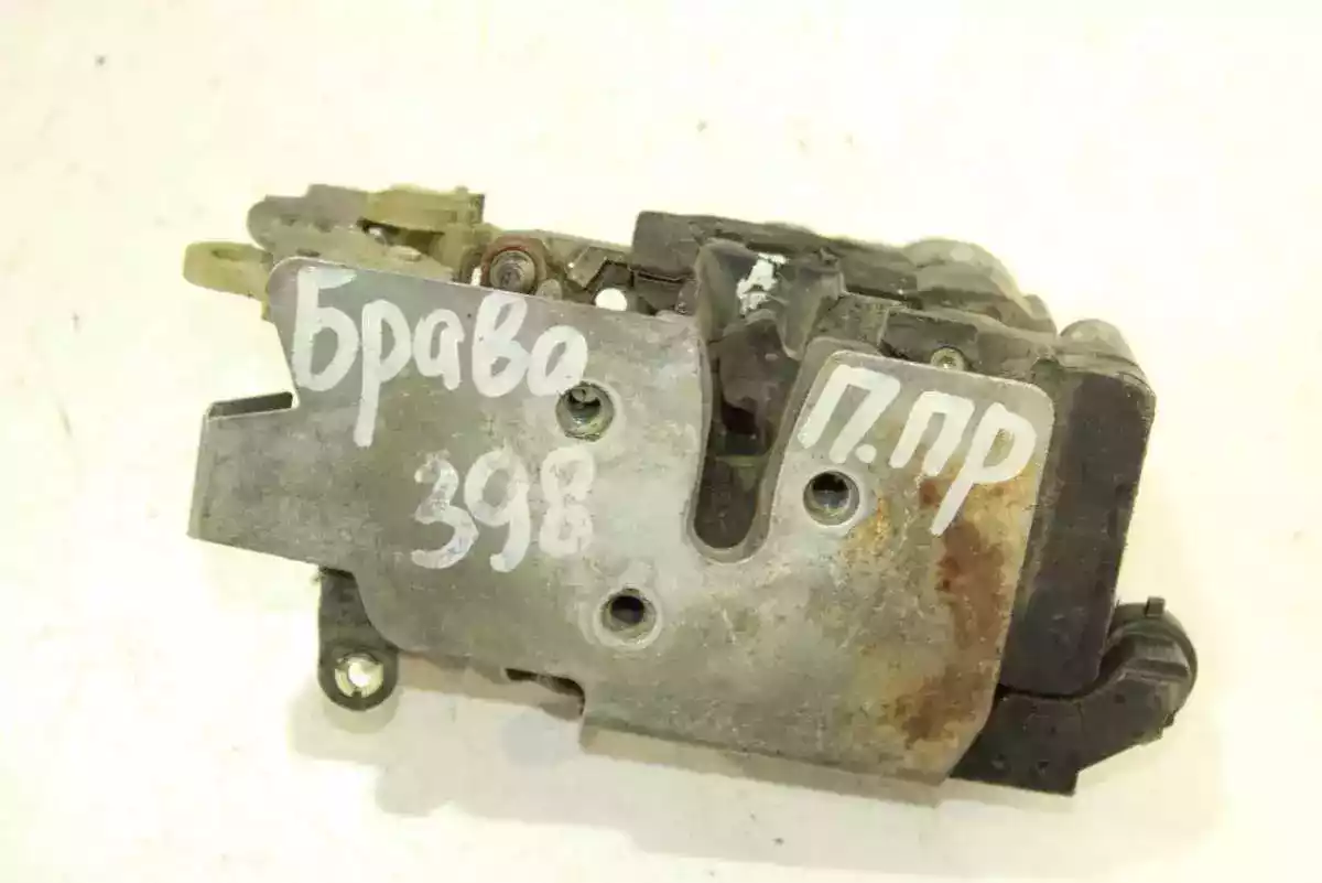 Замок двери передней правой к Fiat Brava 1996