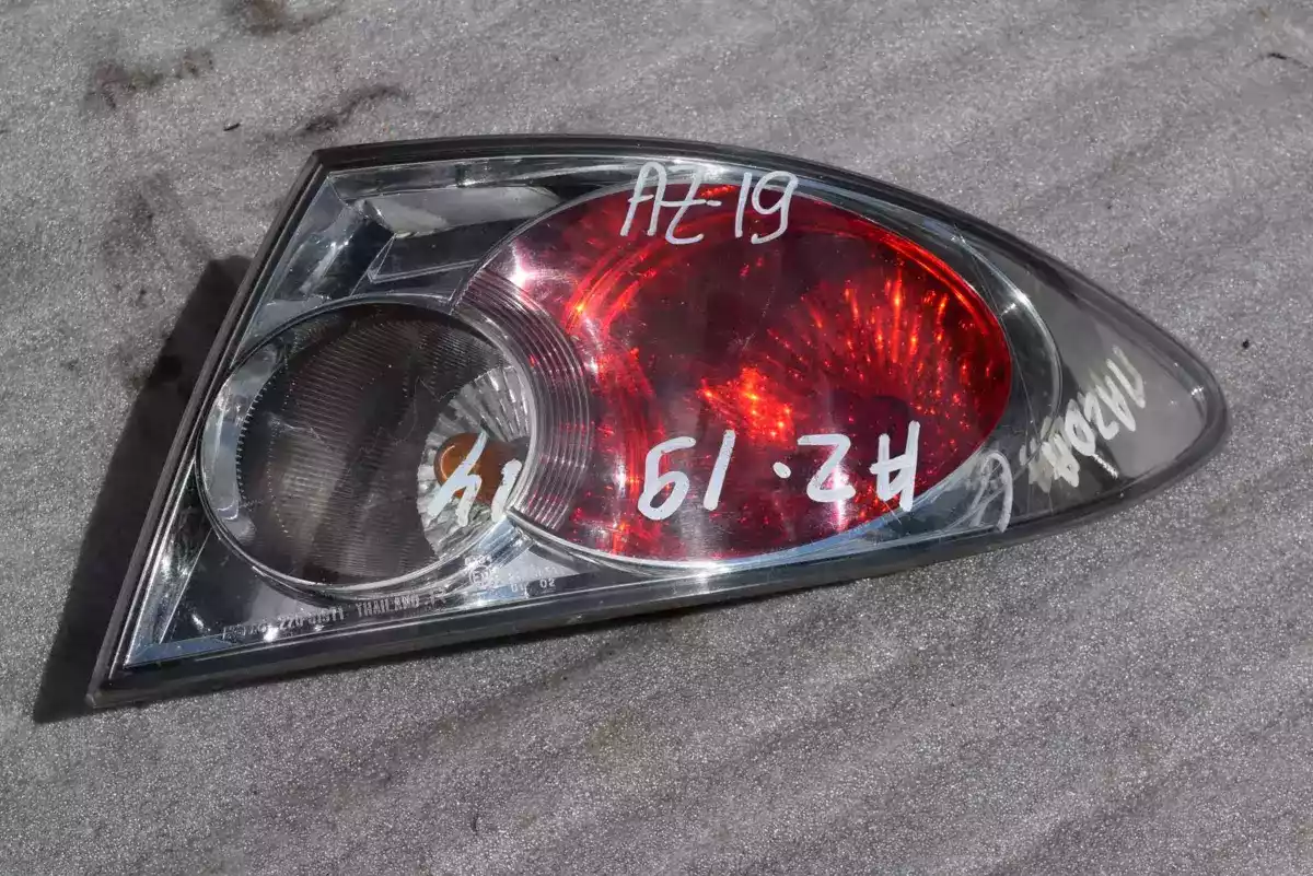 Фонарь задний правый к Mazda 6 2003