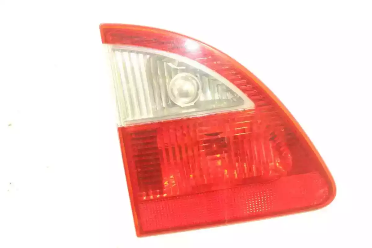 Фонарь крышки багажника левый к Ford Galaxy 2003