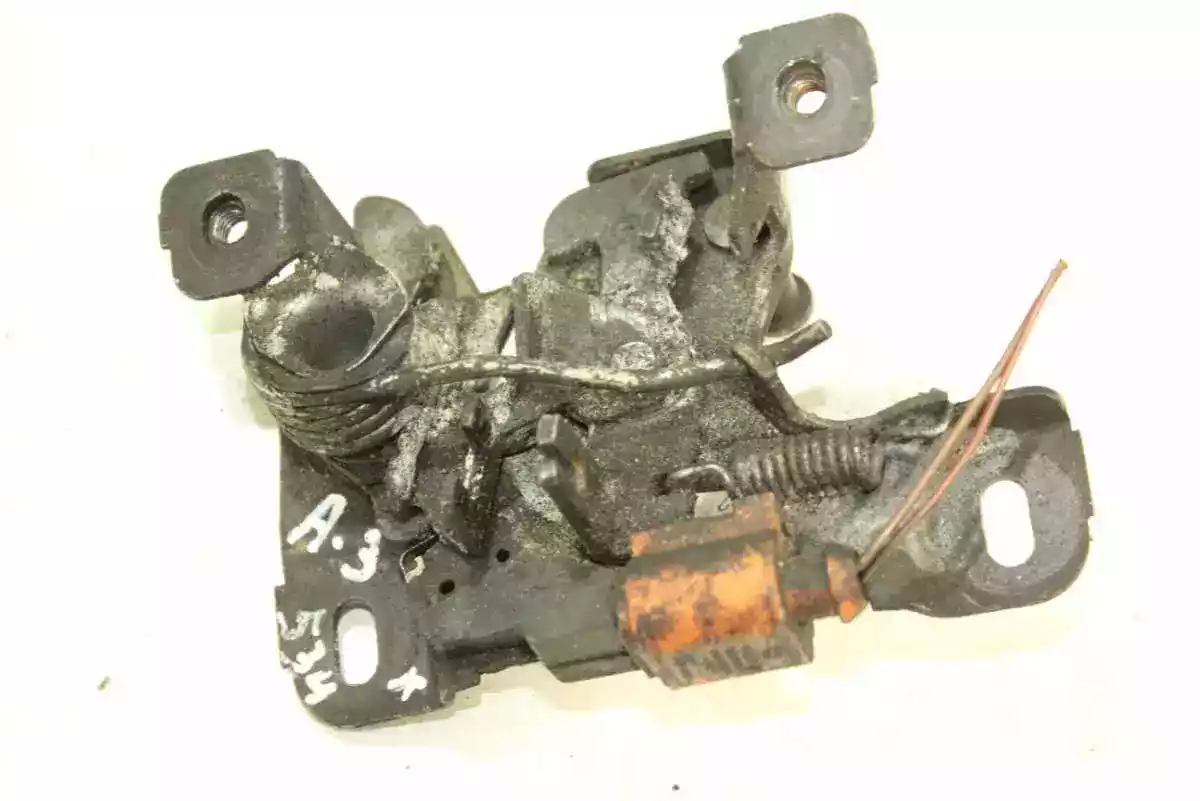 Замок капота к Audi A3 2002