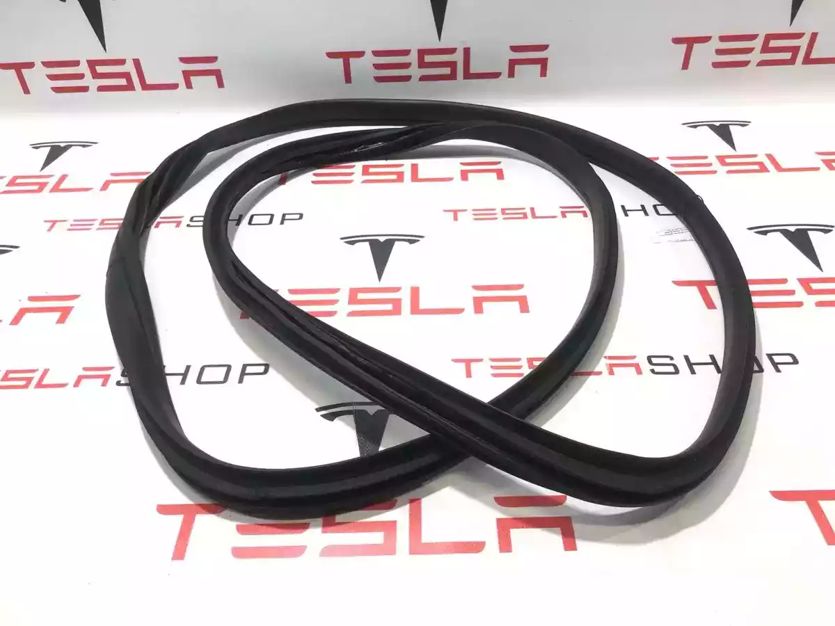Уплотнитель к Tesla Model X 2022