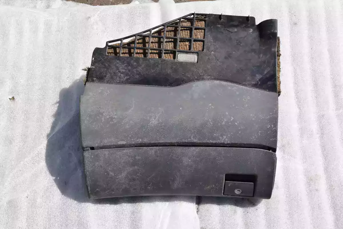 Бардачок к Audi A4 1999