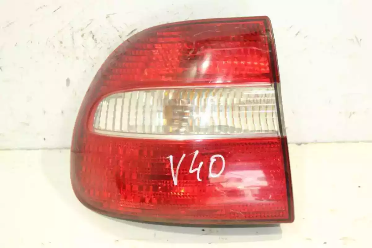 Фонарь задний левый к Volvo V40 2002