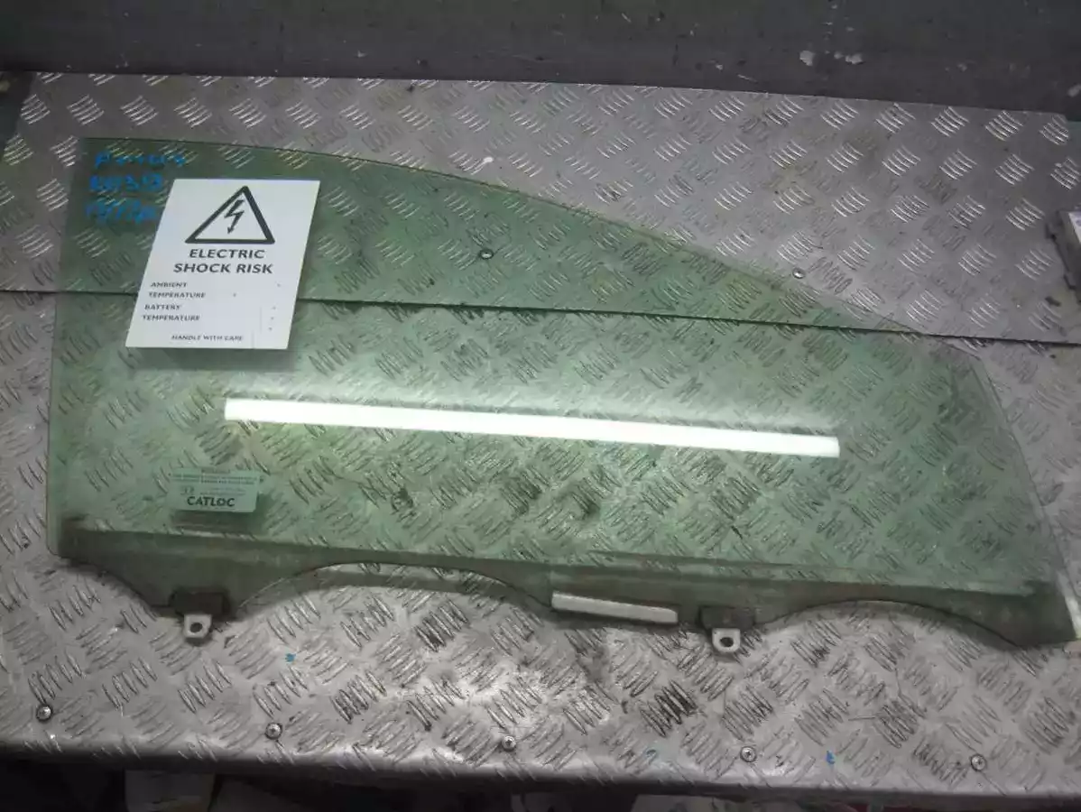 Стекло двери передней правой к Toyota Prius 2006