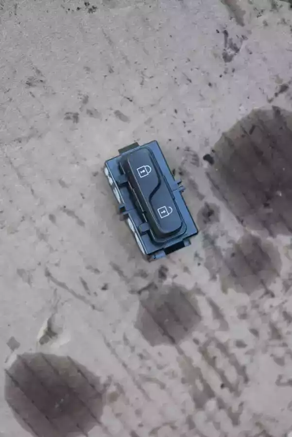 Кнопка центрального замка к Volvo XC60 2016