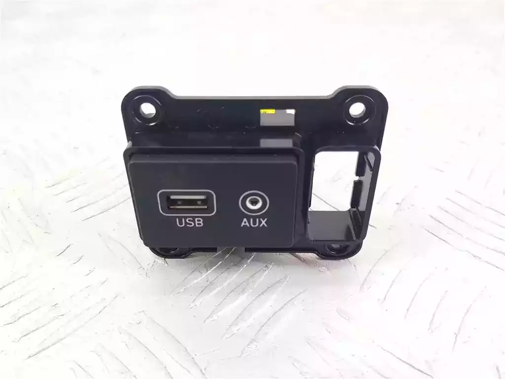 Разъем AUX / USB к Hyundai Santa Fe 2019