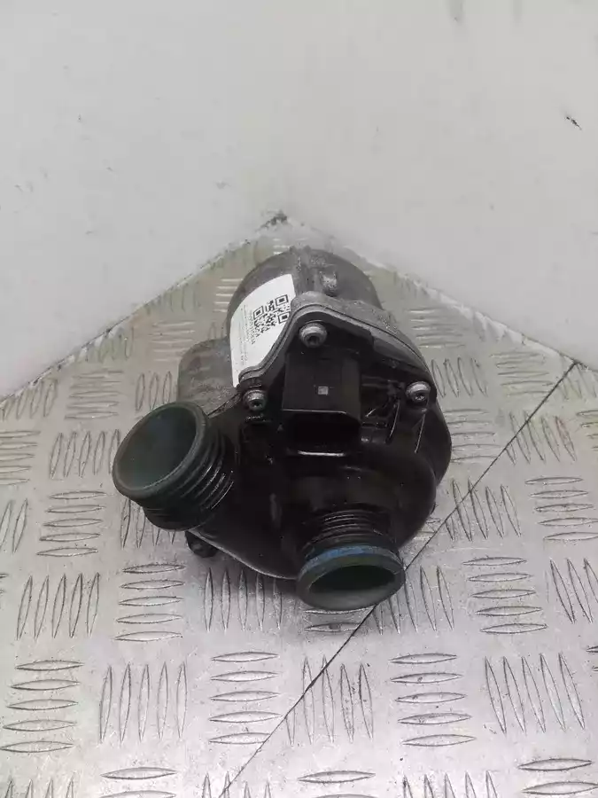 Помпа к BMW  2012