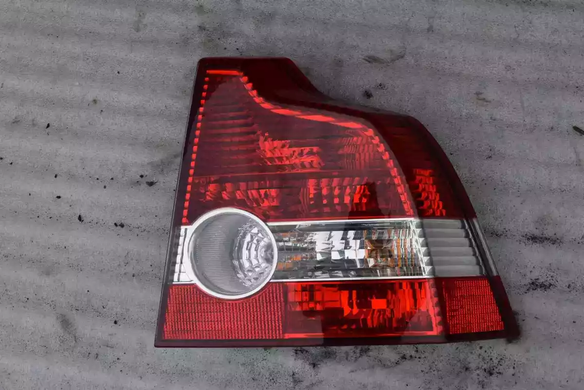 Фонарь задний правый к Volvo S40 2005