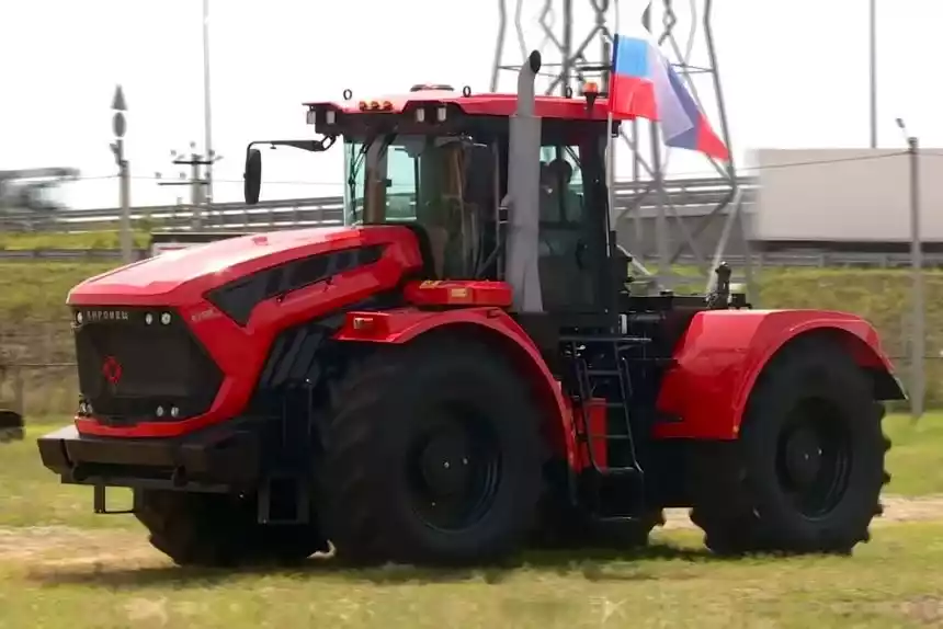 Тракторы «Кировец» меняют моторы Mercedes на Weichai