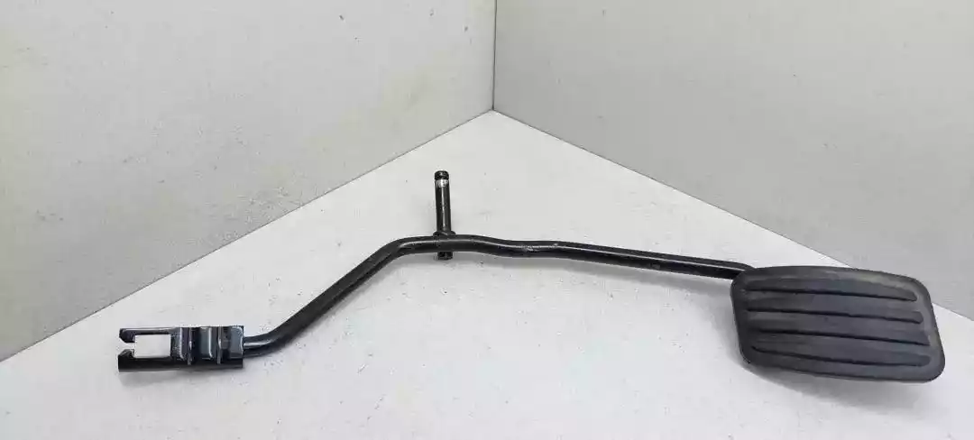 Педаль к Peugeot 406 1998