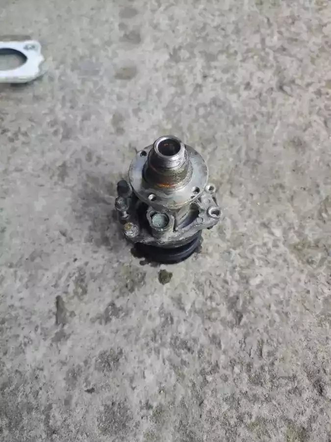 Помпа к BMW 5 1996