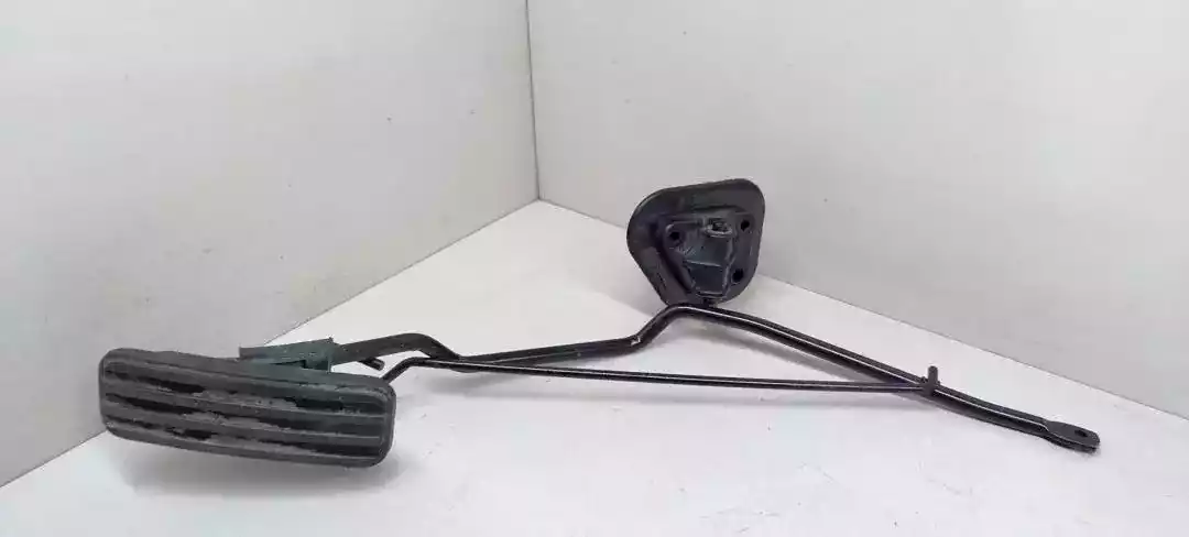 Педаль к Renault Laguna 1998