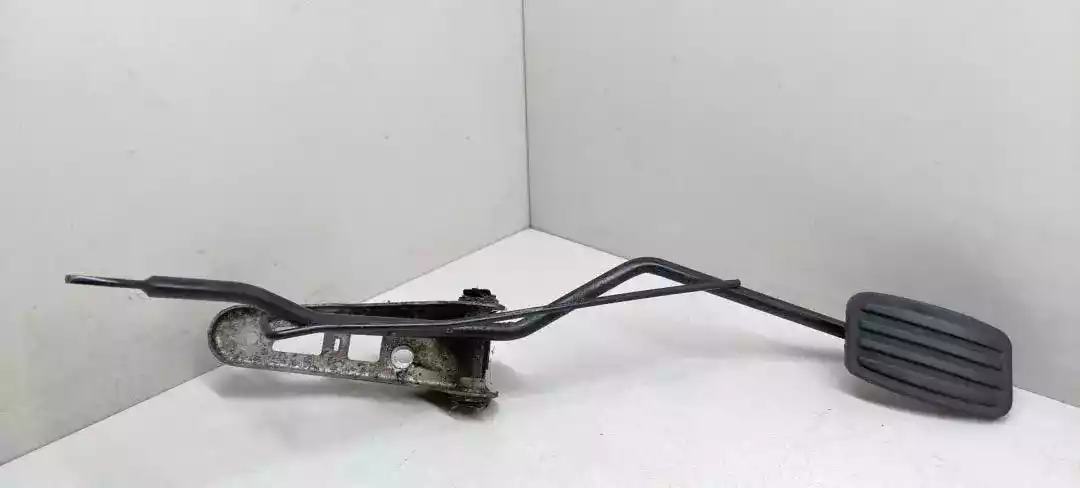 Педаль к Peugeot 406 1998
