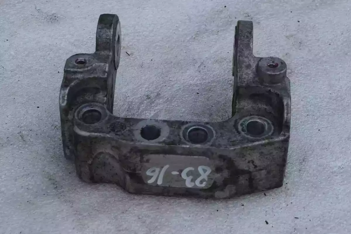Кронштейн КПП к Toyota RAV 4 2020