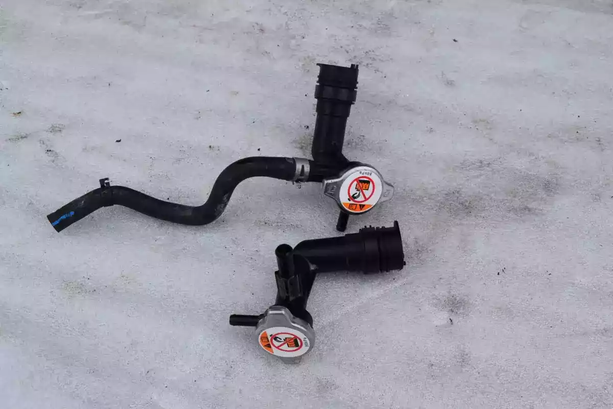 Патрубок к Toyota RAV 4 2020