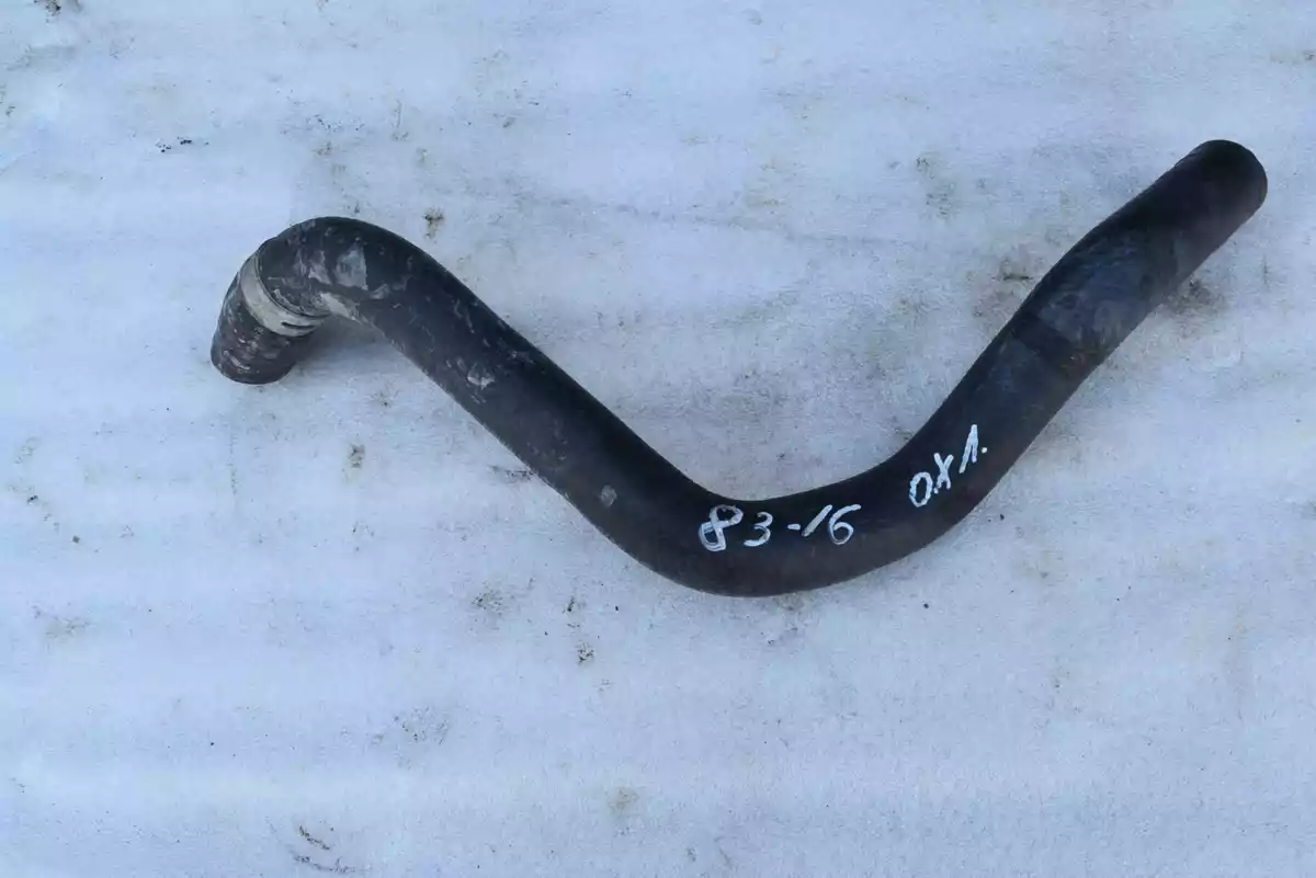 Патрубок к Toyota RAV 4 2020