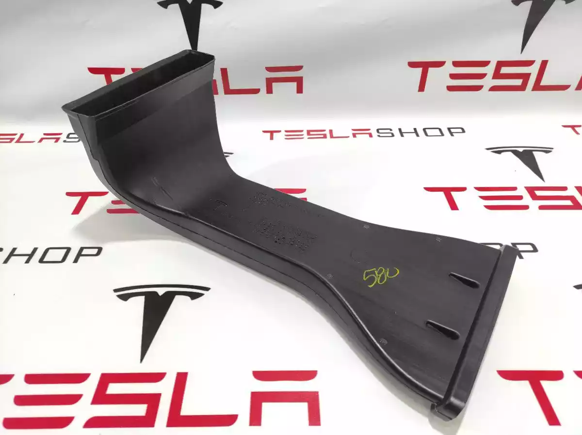 Воздуховод к Tesla Model S 2018