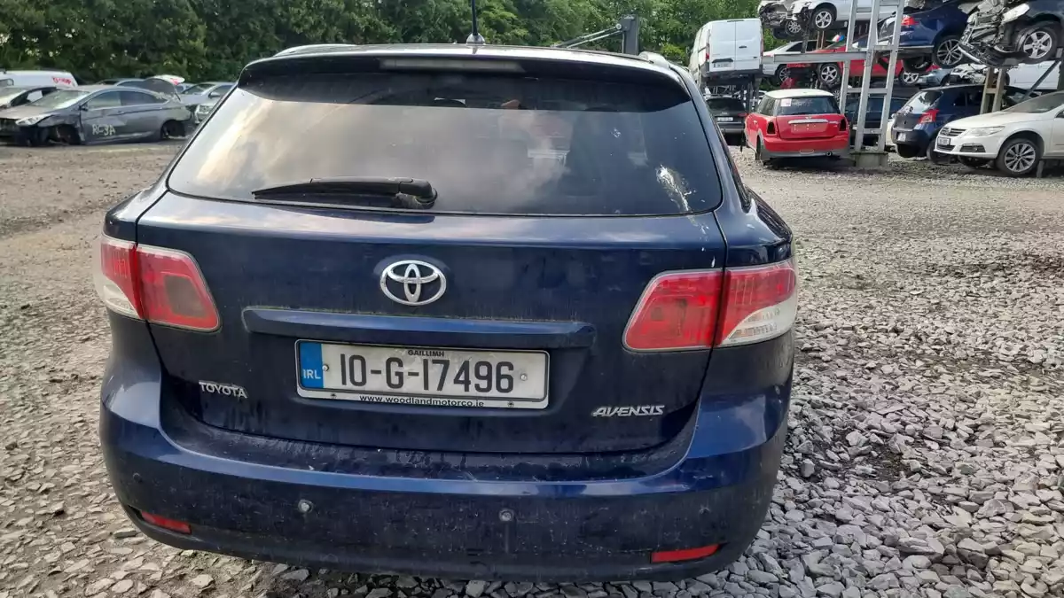 Замок двери к Toyota Avensis 2009