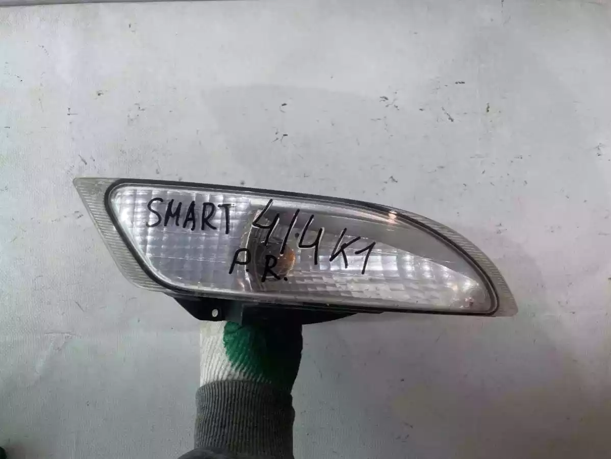 Поворотник правый к Smart Forfour 2005
