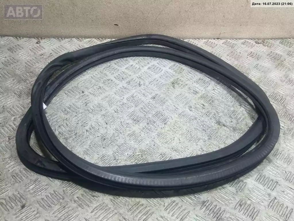 Уплотнитель к Volkswagen Passat 2005