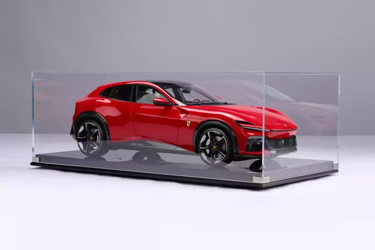 Уменьшенную модель Ferrari Purosangue продают за 15.000 долларов