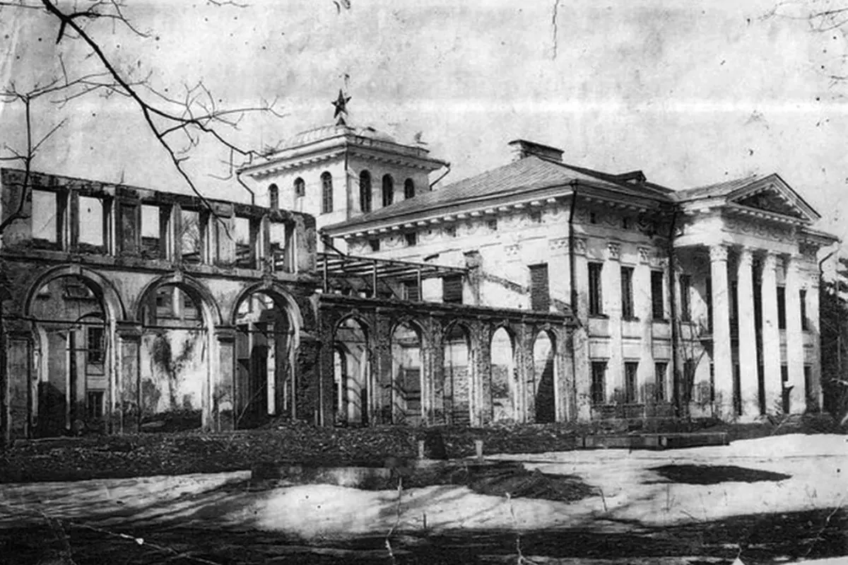 Оранжерея дворца Булгаков в Жиличах в 1939 году