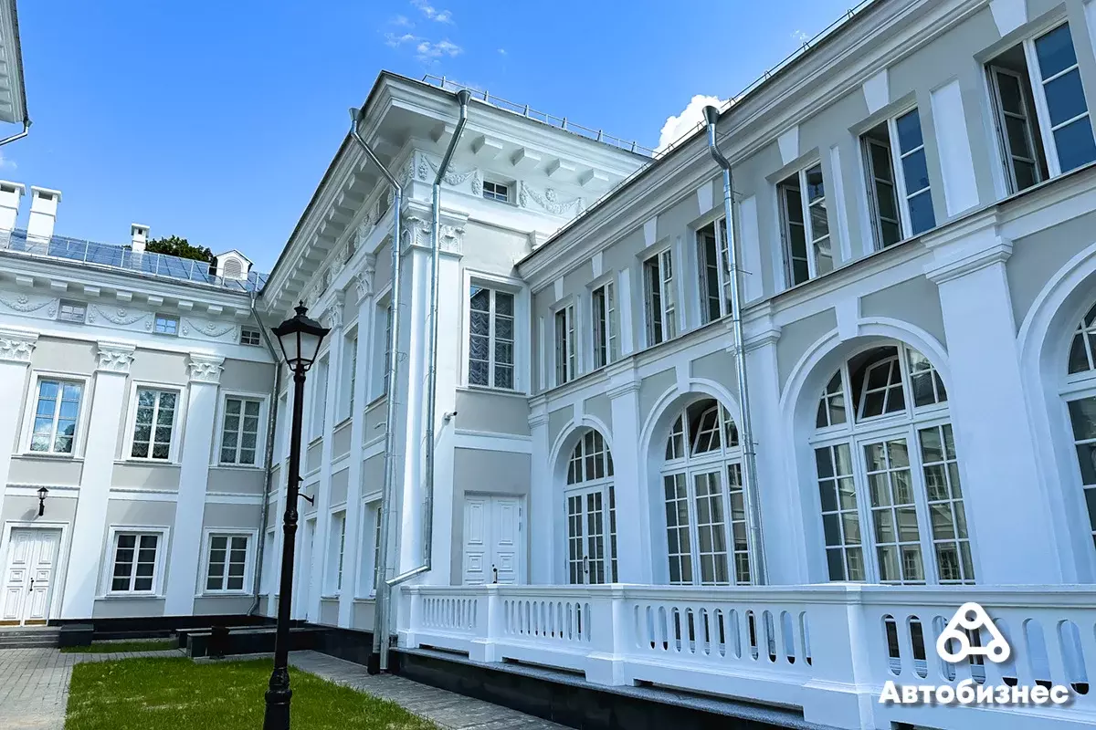 Реконструкция оранжереи дворца в Добосно продолжается