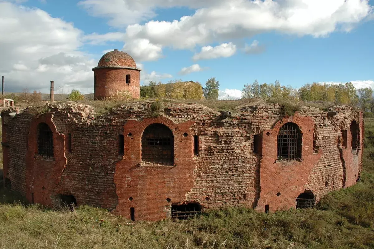 Руины Бобруйской крепости облюбовали местные сталкеры