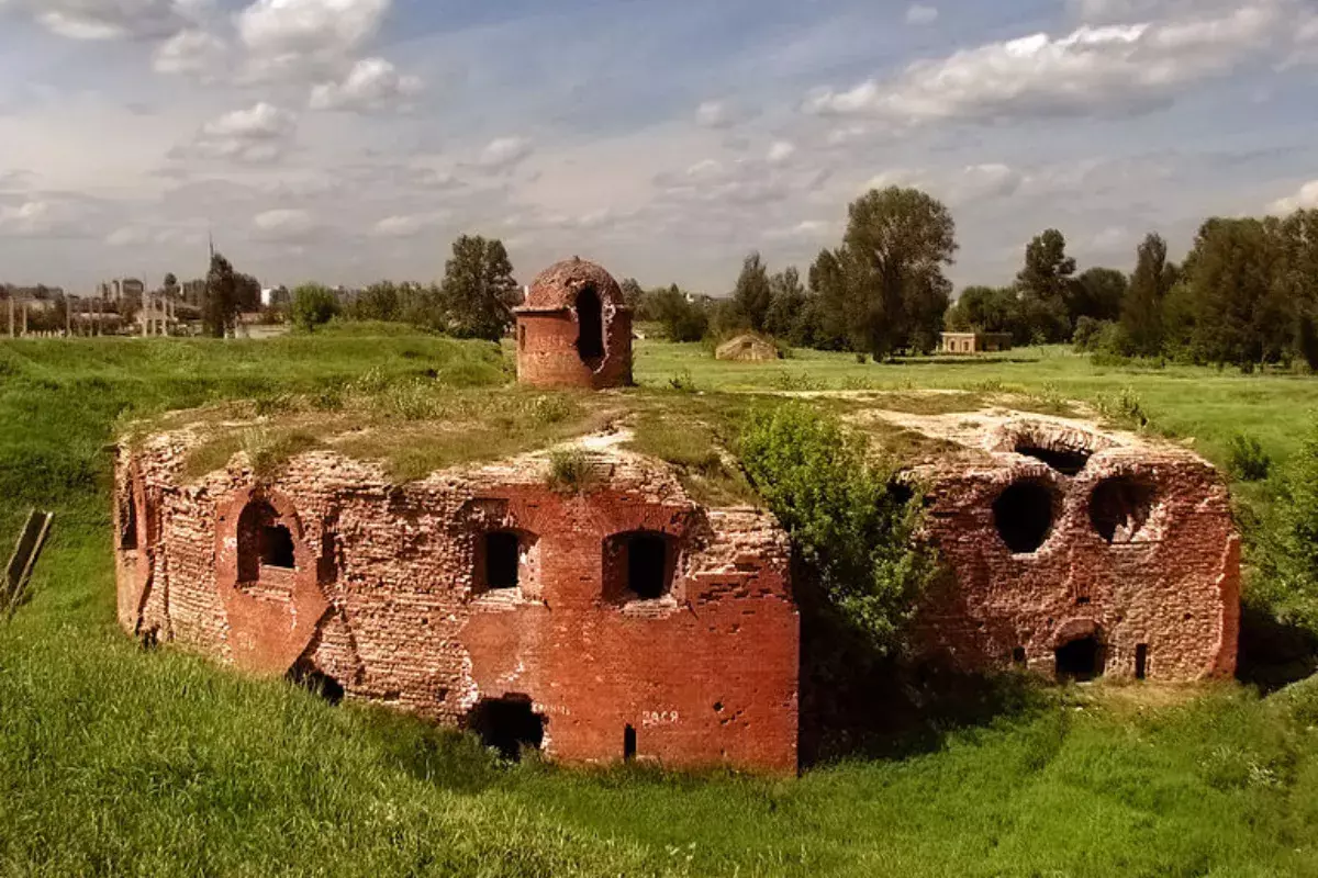 Руины Бобруйской крепости