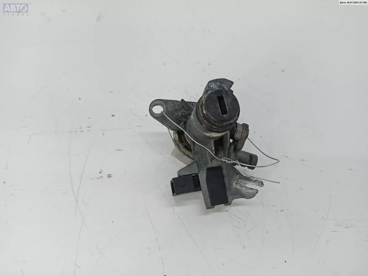 Замок двери к Audi A4 2002