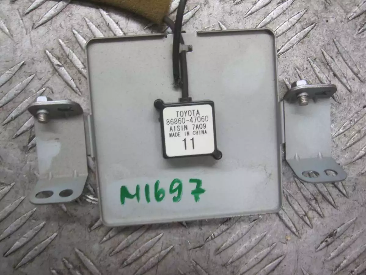 Антенна  к Toyota Prius 2006