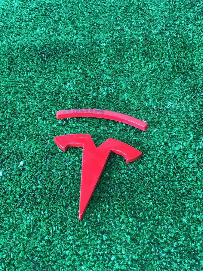 Эмблема к Tesla Model S 2016