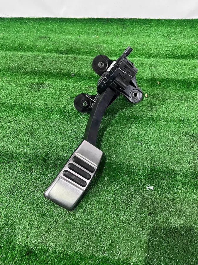 Педаль газа к Ford Mustang 2019
