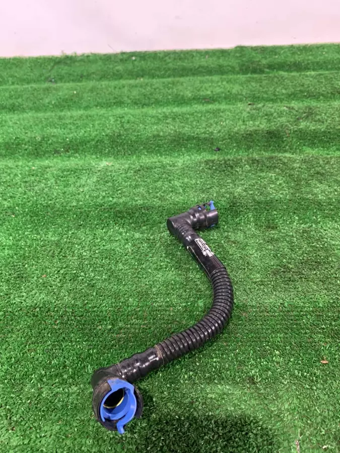 Патрубок вентиляции картера к Ford Escape 2020