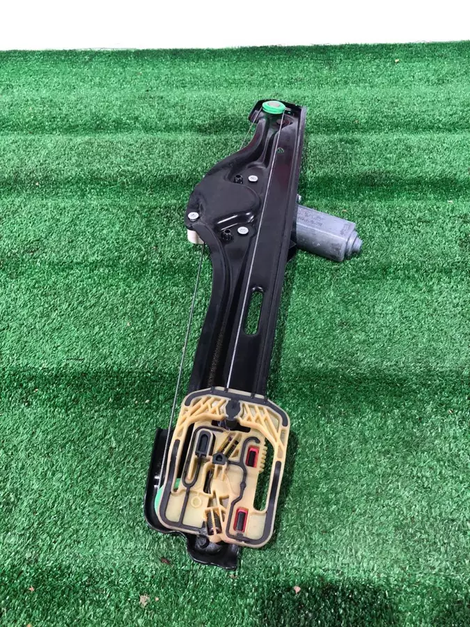 Стеклоподъемник задний правый к BMW X5 2016