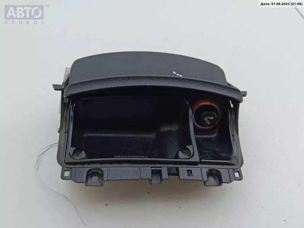 Пепельница к Volkswagen Polo 2001