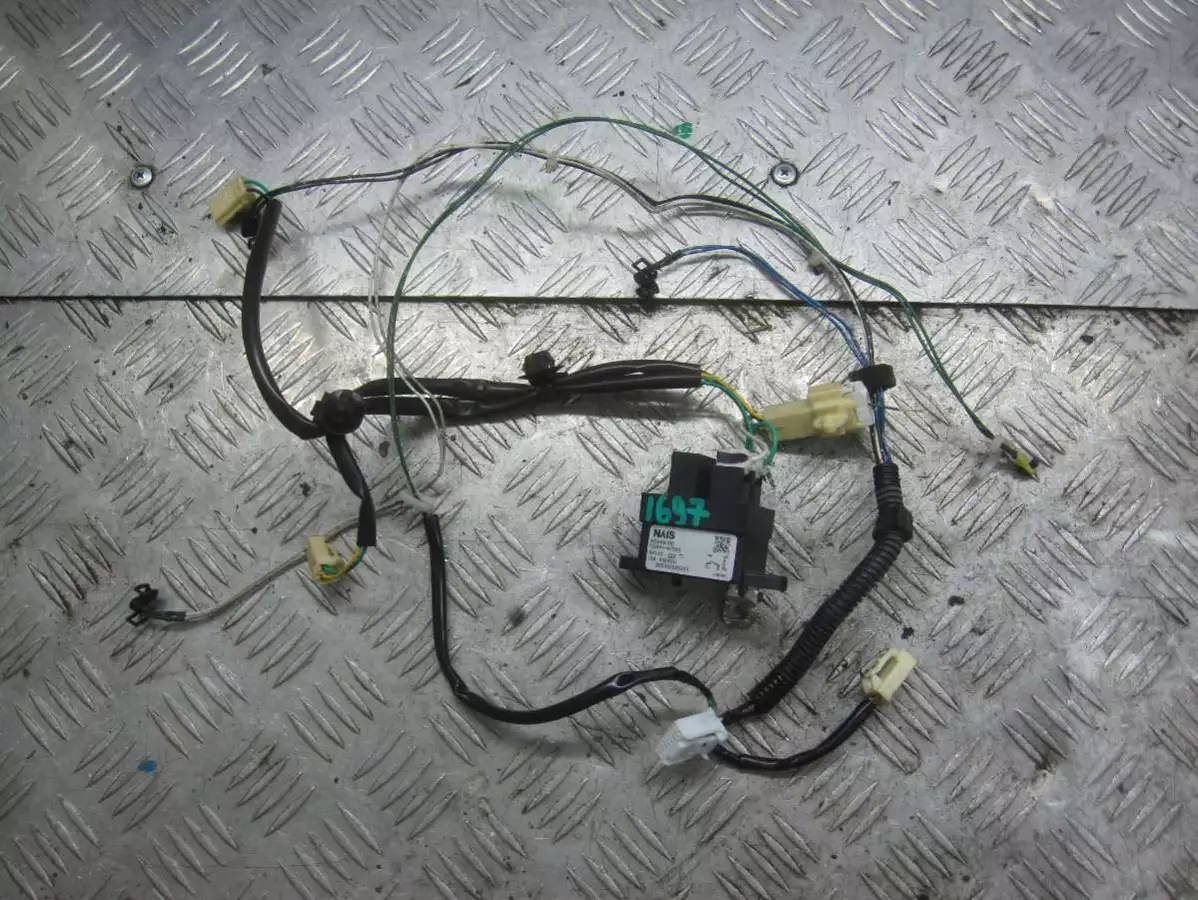 Реле (прочие) к Toyota Prius 2006