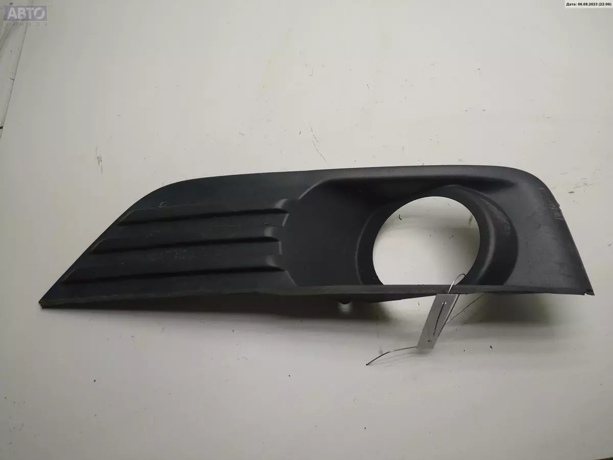 Рамка фары к Ford Focus 2005